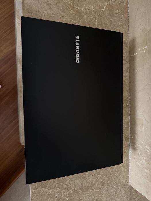 Продам игровой ноутбук GIGABYTE G6KF
