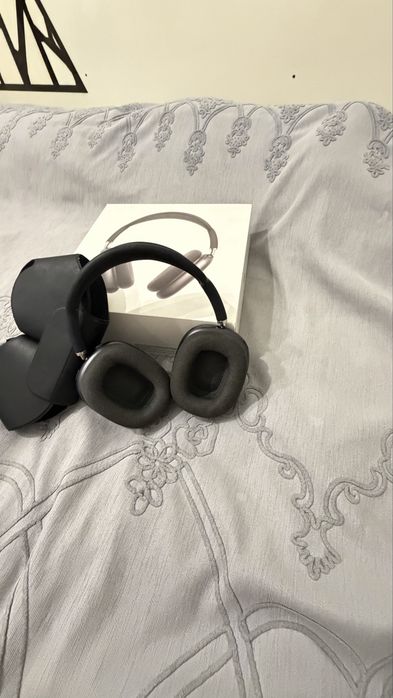 AirPods max продаю