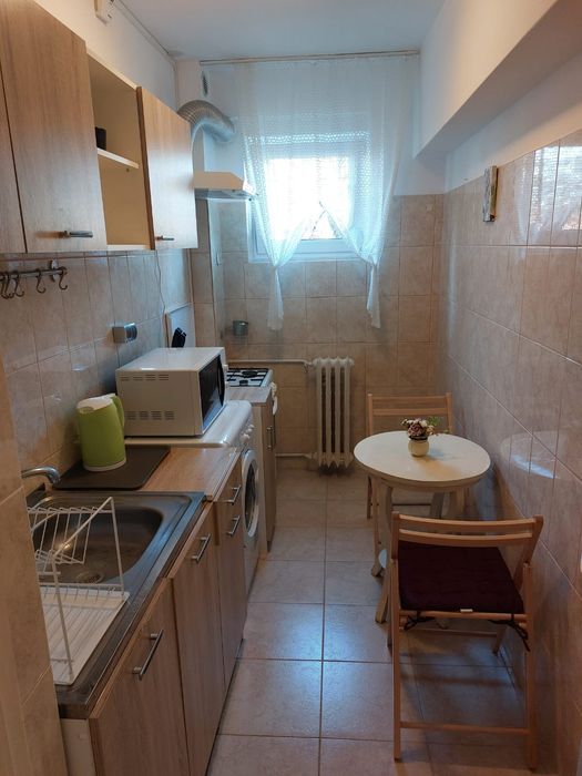 Garsoniera de închiriat : 500 euro  lună.. preț fix, nenegociabil.
