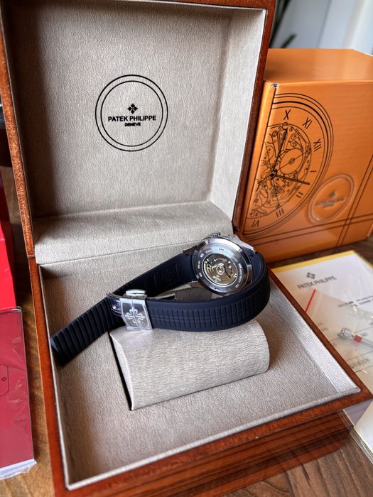 Patek Philippe Aquanaut Black 40 mm