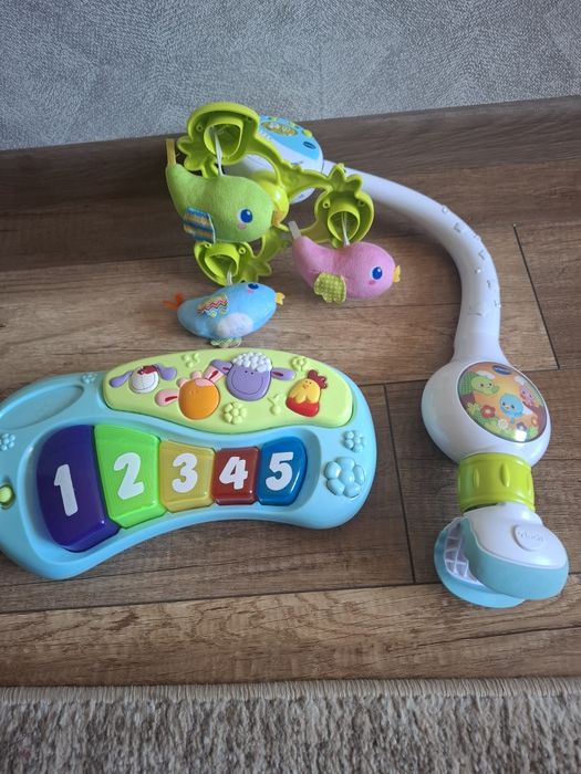 Vand carusel bebelusi si pian. 60 lei toate