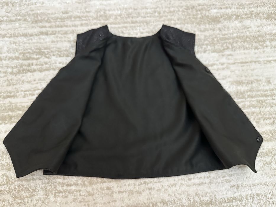 Жилетка, бабочки и пояс