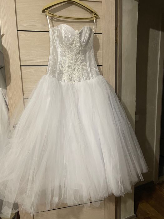 Продам новые свадебные платья