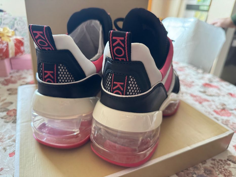 Обувки Guess, Karl Lagerfeld, Michael Cors, Jino Rossi