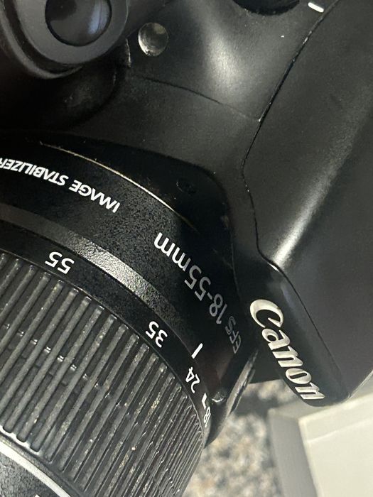 Aparat foto Canon EOS 550D cu ruxac