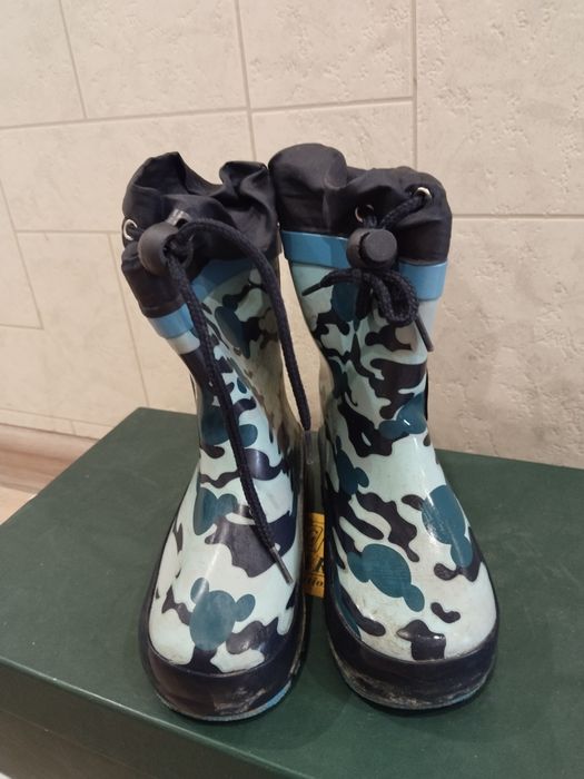 Резиновые сапоги