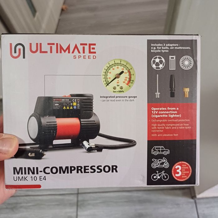 Minicompresor cu manometru conectare bricheta.
Este nou primit cadou.