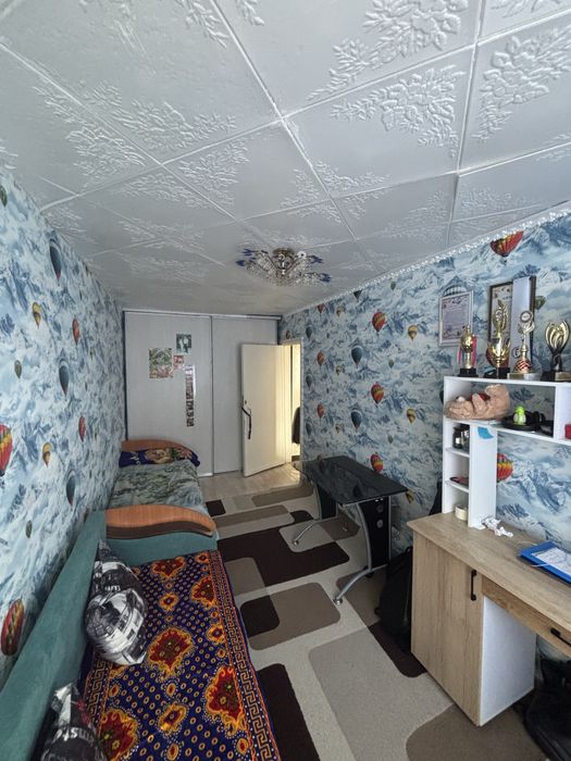 Продаю квартиру горняков 49