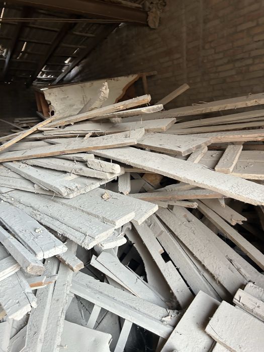 Доски , черный потолок, васса