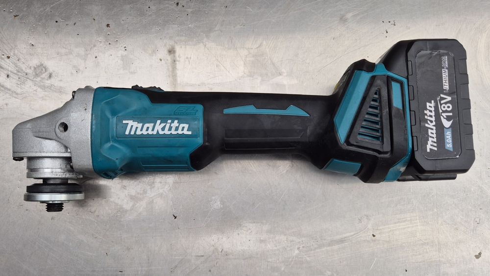 Професионални акумулаторни инструменти MAKITA