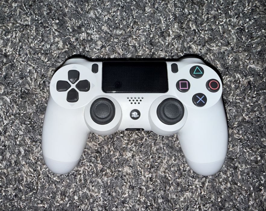 Контролер за ps4 бял