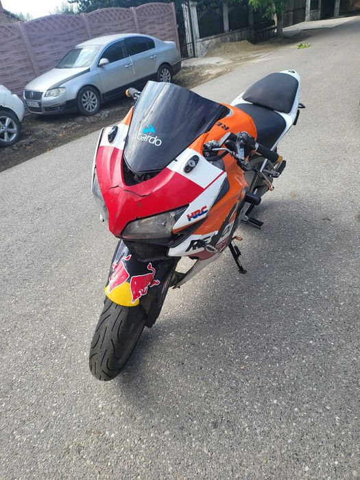 Vand honda CBR500R 2014-2016 !! Avariat!! citeste cu atentie!!