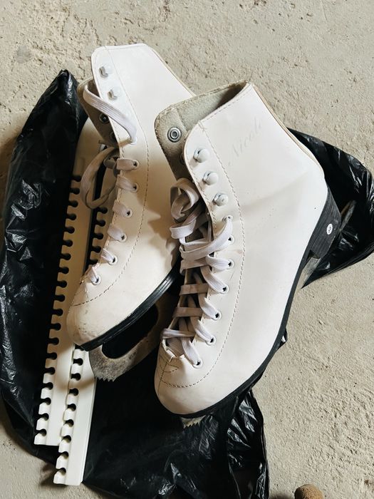 Продам детские коньки