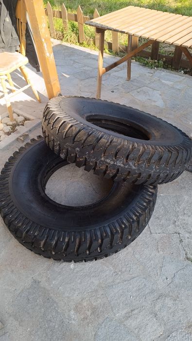 НОВИ Гуми 10.00 х 18  ( БДС 10227 - 72 ) 2 бр. за Газ 63 камион и др.