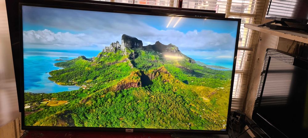 55" Телевизор TCL 55DB600 -Smart TV/4K /UHD - перфектен
