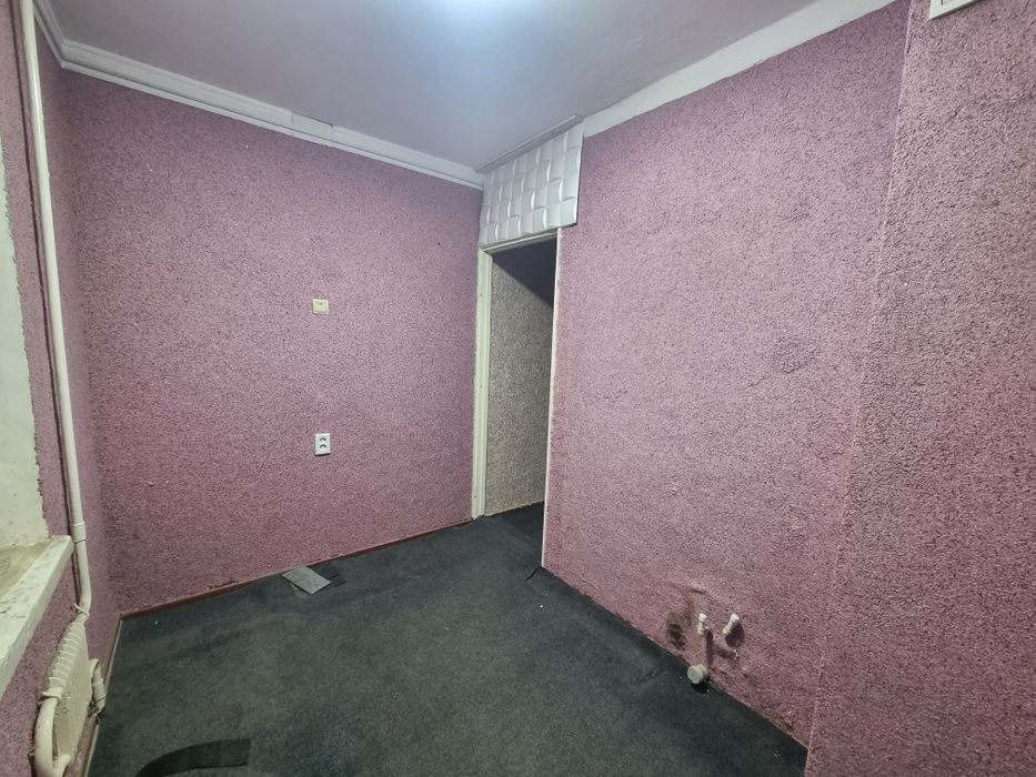 Нотурар жой ижарага берилади 5 мактаб йони