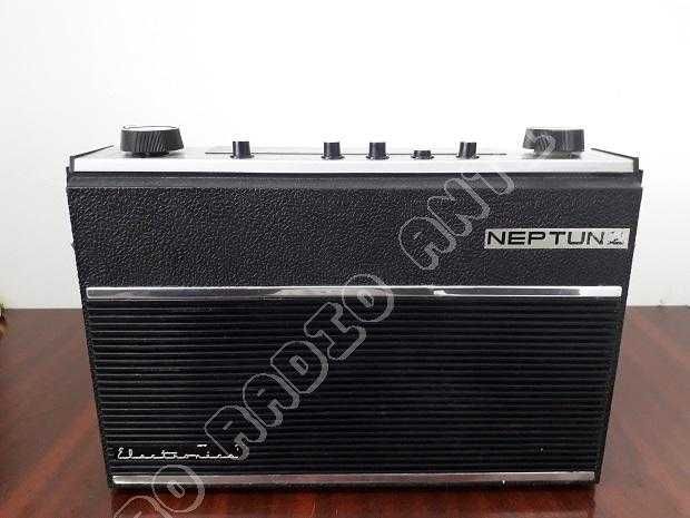 radiocaseton VEGA rusesc vintange,si radio