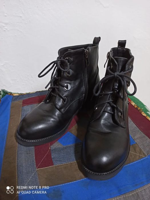 Продам полусапожки осенне-весенние.