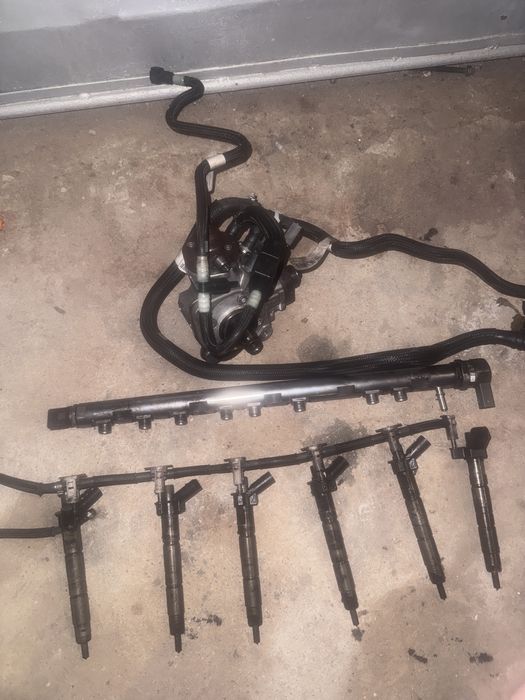 Kit injecție n57d30B 313 CP 144.000 km (Pompa 782347008 , injectoare 7823461 , rampă 780542302)