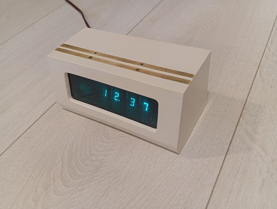 Ceas alarma cronometru cu afișaj pe lampi