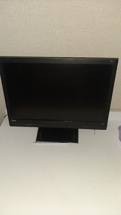 Продам манитор behg,т 201w в отличном состоянии,все работает.