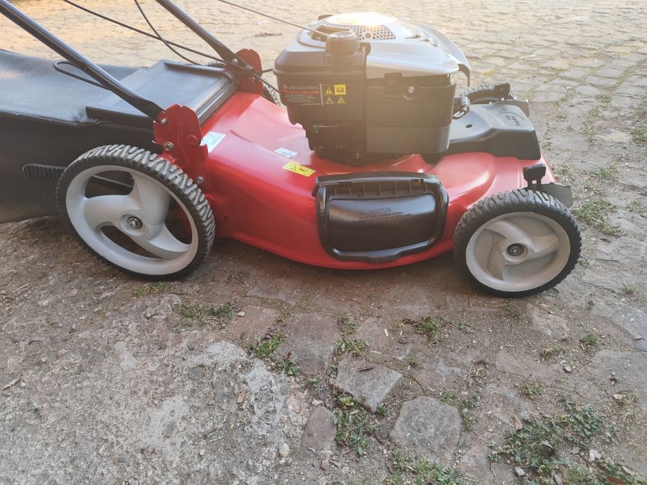 Самоходна бензинова косачка