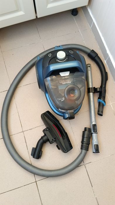 Пылесос Philips 2000w