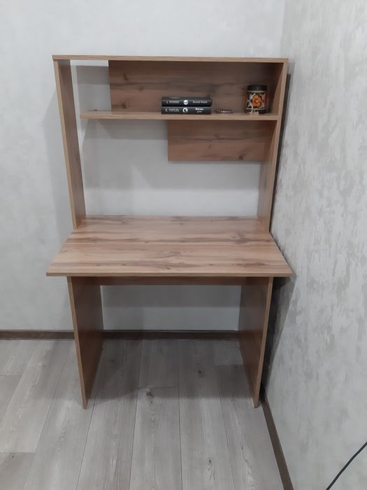 Продам письменный стол