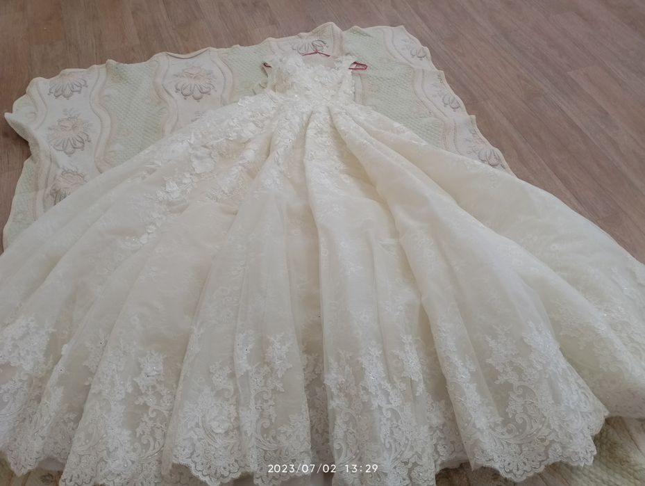 Свадебное платье