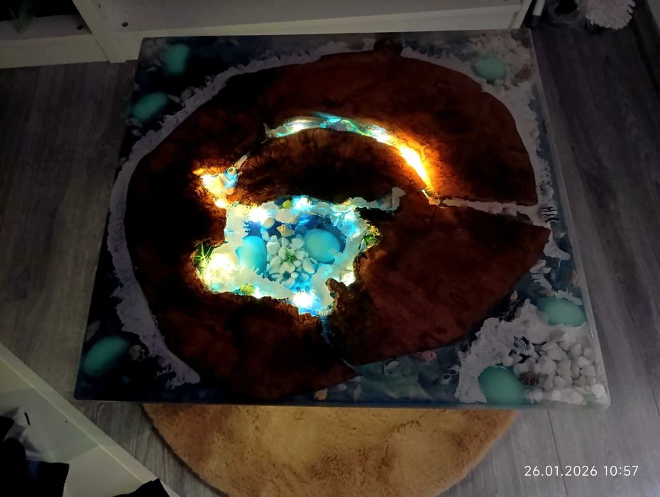 Măsuță de cafea din rășină cu iluminare