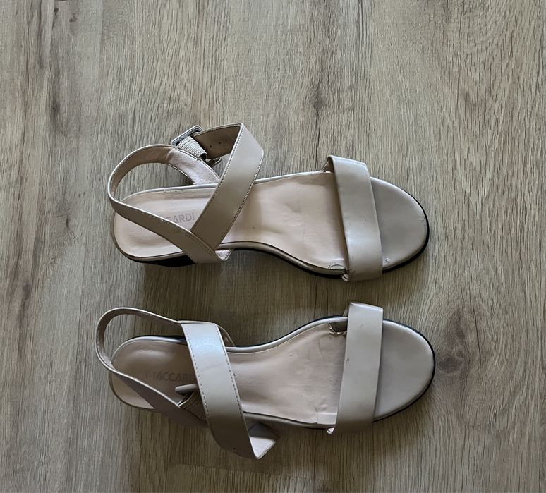 Продам босоножки 37-38р бу