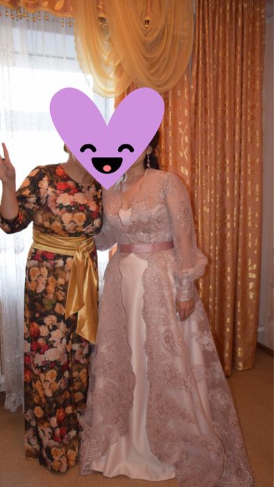 Платье с накидкой