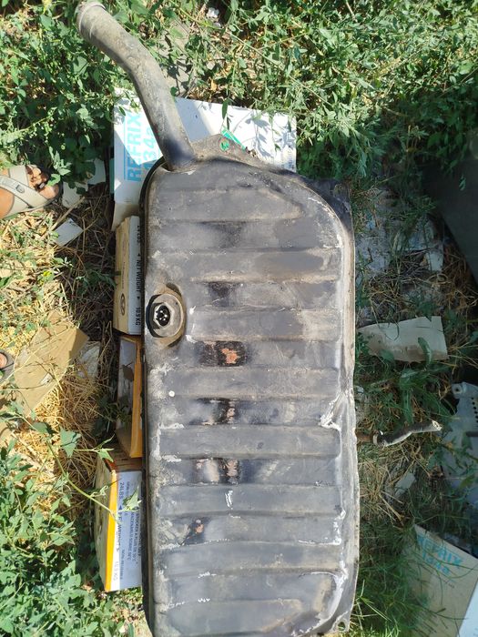 Мэрсадэс запчасти..