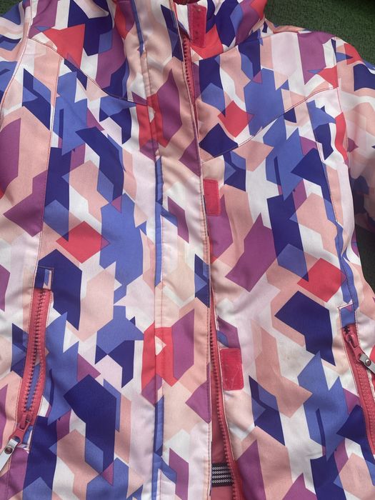 Продавам ски яке като ново размер 140