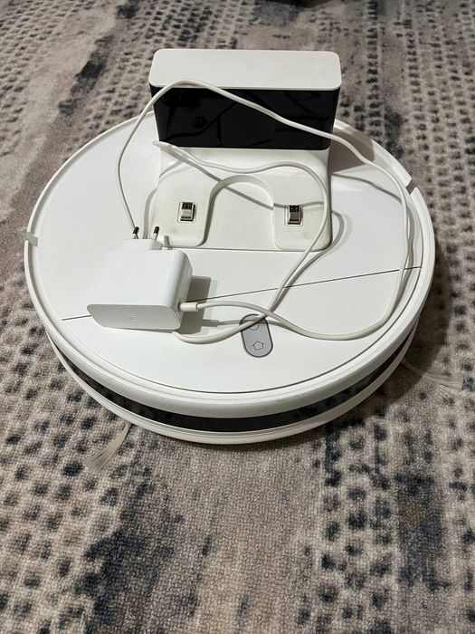Робот пылесос Xiaomi Vacuum Mop essential