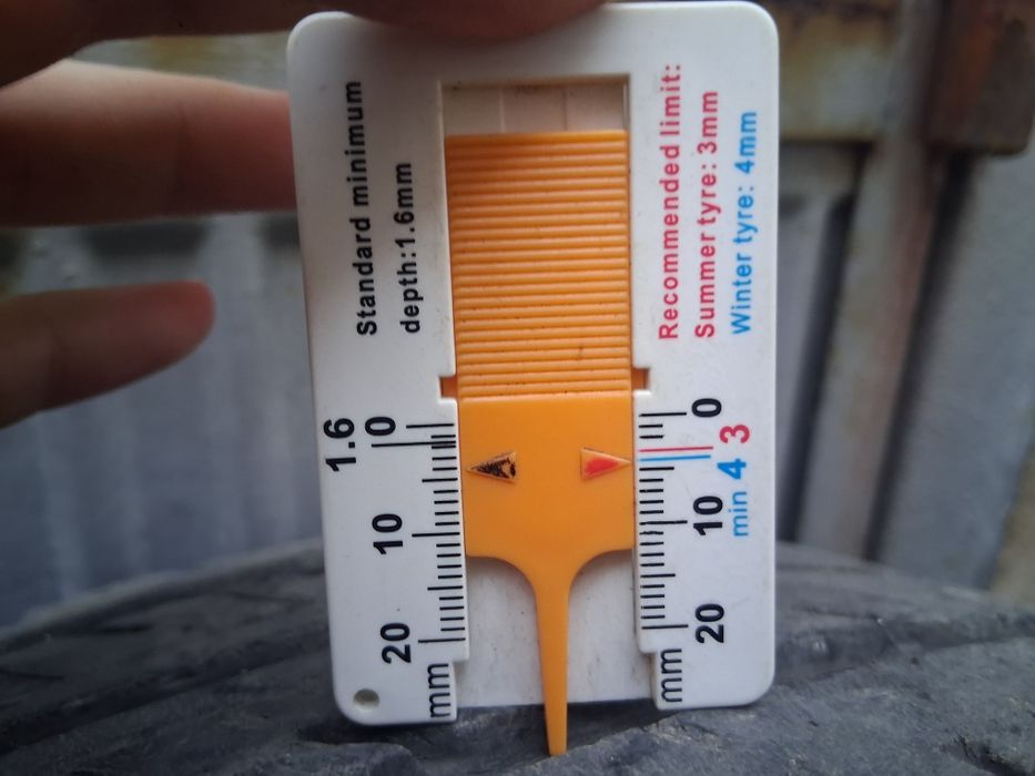 1 бр Зимна Бриджстоун и 2 бр летни