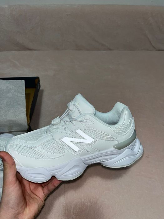 Sneaker New Balance 9060 white 37 NOU