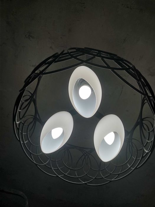 Продам люстру б/у