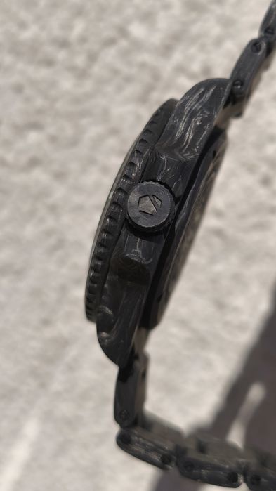 Ceas automatic carbon, mecanism elvețian