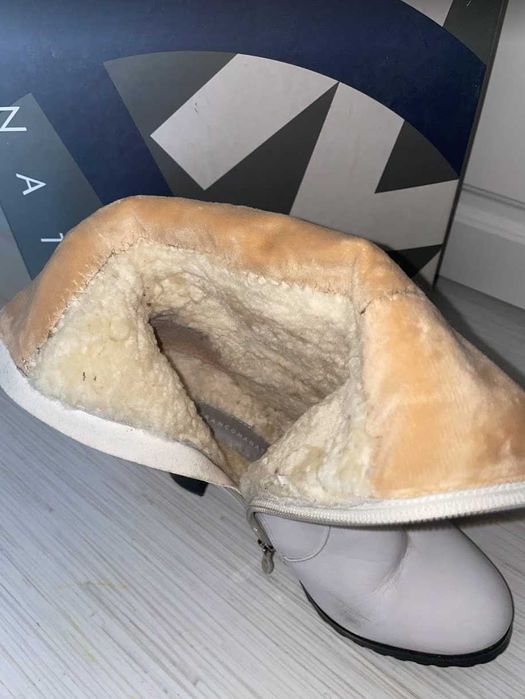 Кожаные белые сапоги