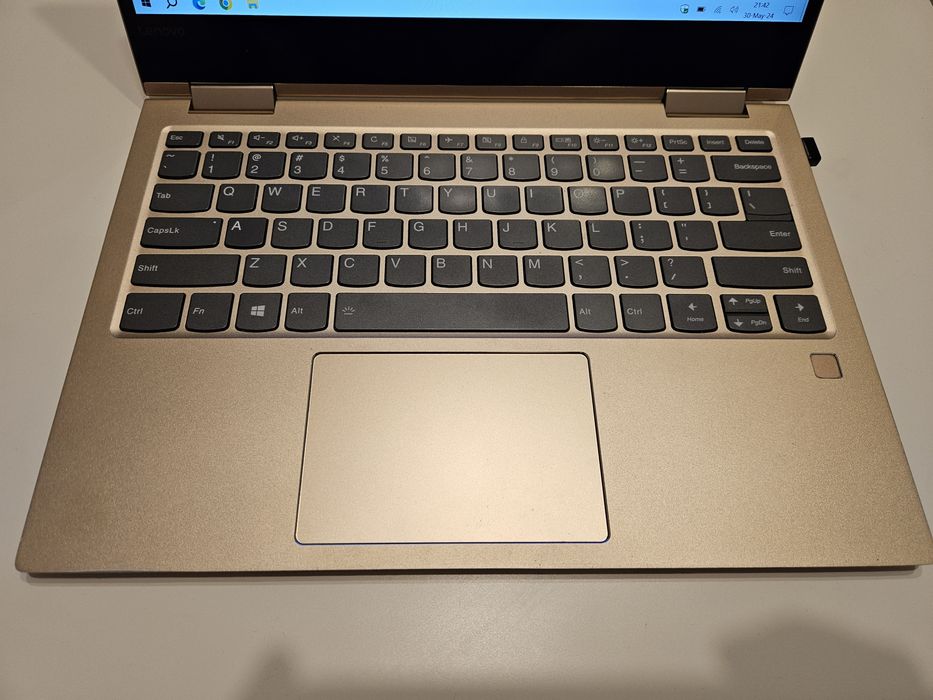 Lenovo Yoga 730-13IKB, touchscreen, perfect functional + adaptor usb c