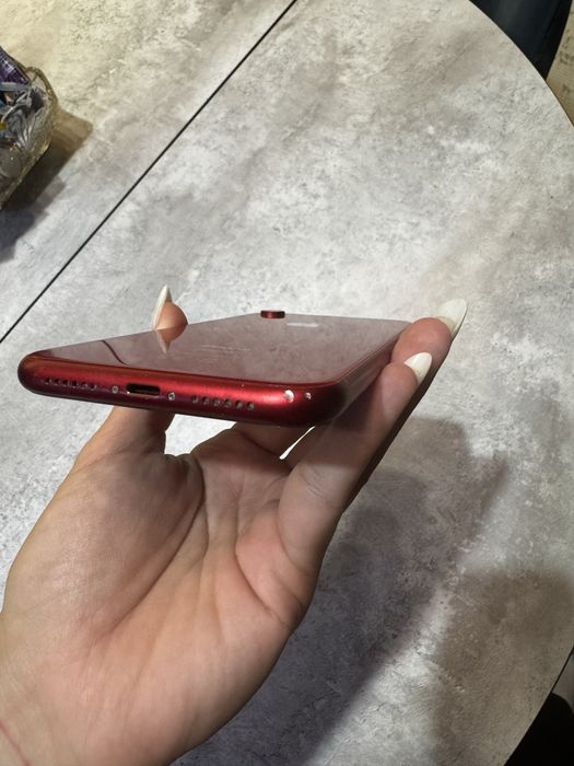 Iphone XR красный
