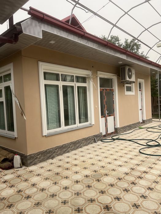 ваенгарадок ховли сотилади. 2. этаж 2 корпус.  ижарага ха. жихозланган