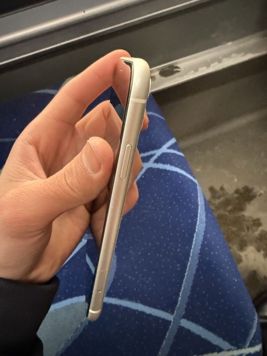 Iphone 11 продам в идеалном состояние