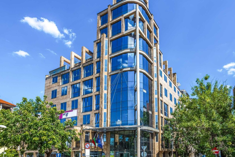 Частно офис пространство за 1-2 човека  в Regus City West