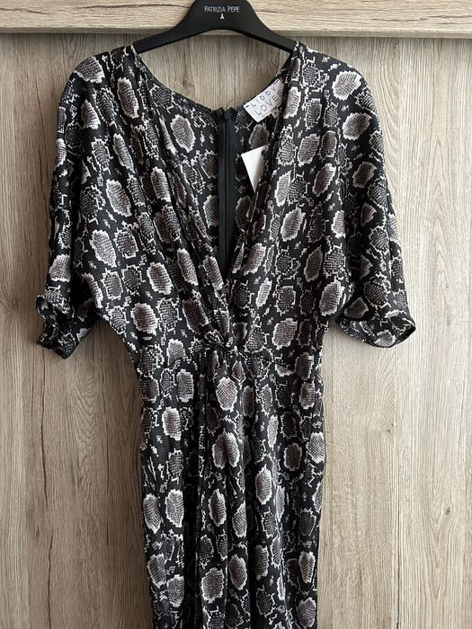 Libby LOVES Нова уникална оригинална рокля с етикета размер XS