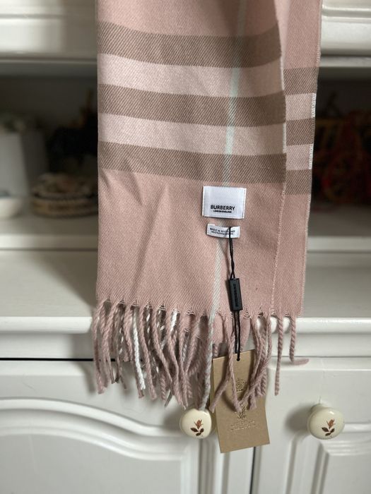 Fular Burberry/ nou, cu eticheta