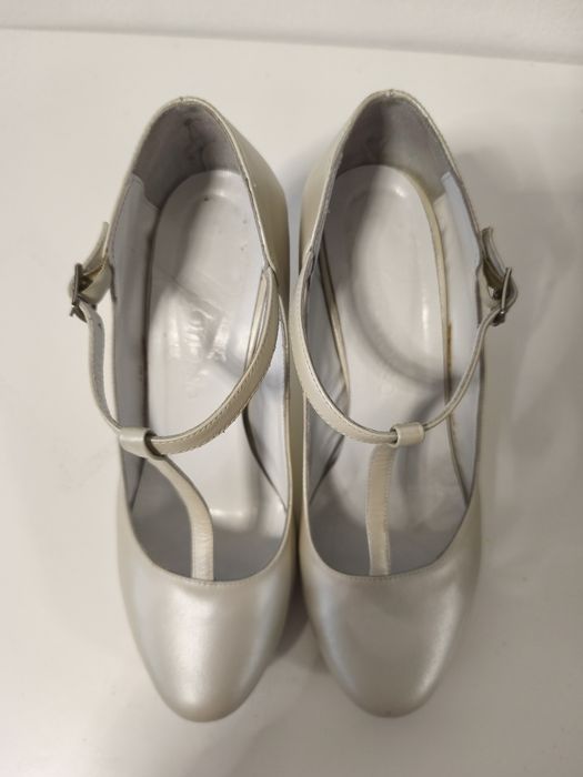 Pantofi eleganți de piele foarte comozi