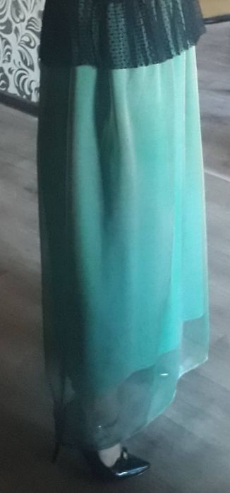 Продам платья на выход.