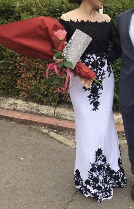 Продавам Абитуриентска / Бална Рокля Бяло И Черно